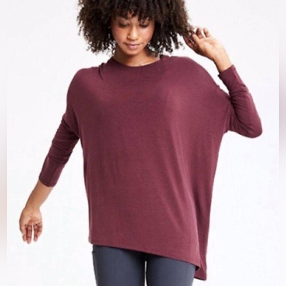 Athleta Cloudlight Relaxed Asymmetrical Top in Auberge